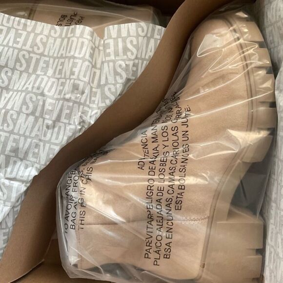 NIB Steve Madden Sand Suede Haywire Ankle Boot - Picture 6 of 6